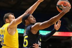 Rafalna paljba u "Menori", Fenerbahče prekinuo niz poraza