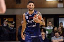 Delfino ponovo igra