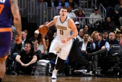 Jokić briljirao, pa povredio kuk (video)