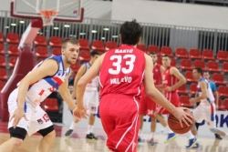 Metalac beži sa dna