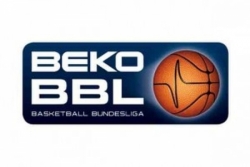 Tibingen beži sa dna, Bajernu derbi