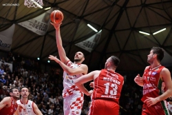 Pistoja sru&scaron;ila Armani