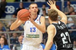Budućnost ponovo usamljena, Dela&scaron; MVP