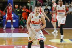 Avramović vodi ka plej ofu