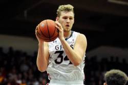 Partizan doveo centra