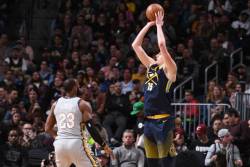Denver ispod crte, Reptorsi u doigravanju (video)