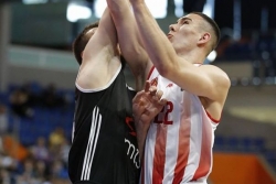 Partizan trojkama slomio otpor Vr&scaron;ca