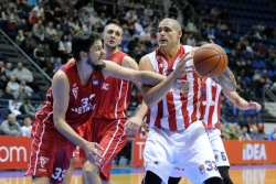 Zvezda se ponovo opustila