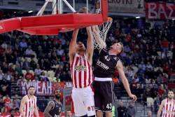 Milutinov razgrnuo Bamberg, Fener u plej ofu