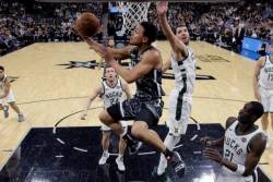 Spursi ne odustaju od plej ofa, Sansi pobedili Voriorse