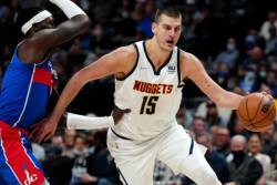 Jokić isključen na asistenciju od tripl-dabla (video)