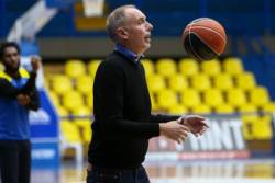 Tomić preuzeo Peristeri