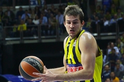 Bjelica pogađao iz daljine