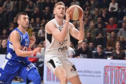 Partizan zategao odbranu i sru&scaron;io &scaron;ampiona