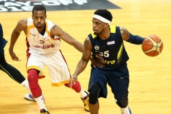 Fenerbahče sa Efesom za titulu