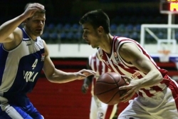 Zvezda poražena, Dangubić debitovao