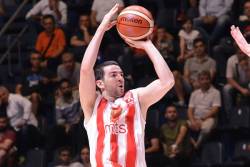 Zvezda trojkama do vođstva