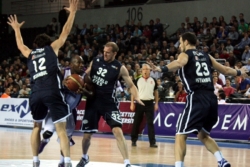Efes bez Baraća mesec dana