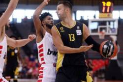 Jelovac odličan u porazu od Olimpijakosa, Aris iznenadio PAO