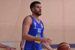 Papić ispred Omića