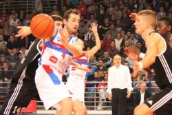 Metalac ne staje sa pojačanjima!