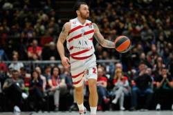 Alfonso Ford u rukama Majka Džejmsa