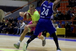 Mega usidrila Mornar