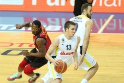 Fenerbahče i Efes u polufinalu