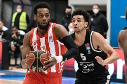 Zvezda pobedila Partizan posle drame