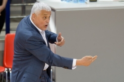 Nikolić: Igramo pod teretom