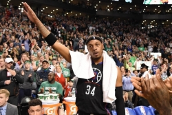 Boston ovacijama ispratio Istinu (video)