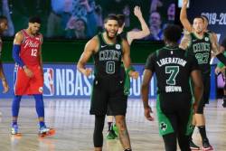 Boston bolji od Filadelfije, Dalas namučio Kliperse