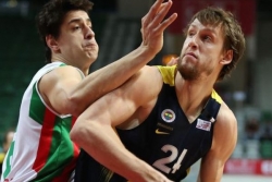 Rajt zatrpao Fener, povreda Veselog