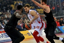 Olimpijakos rutinski sa Zvezdom