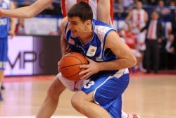 Komatina potpisao, Vitkovac produžio
